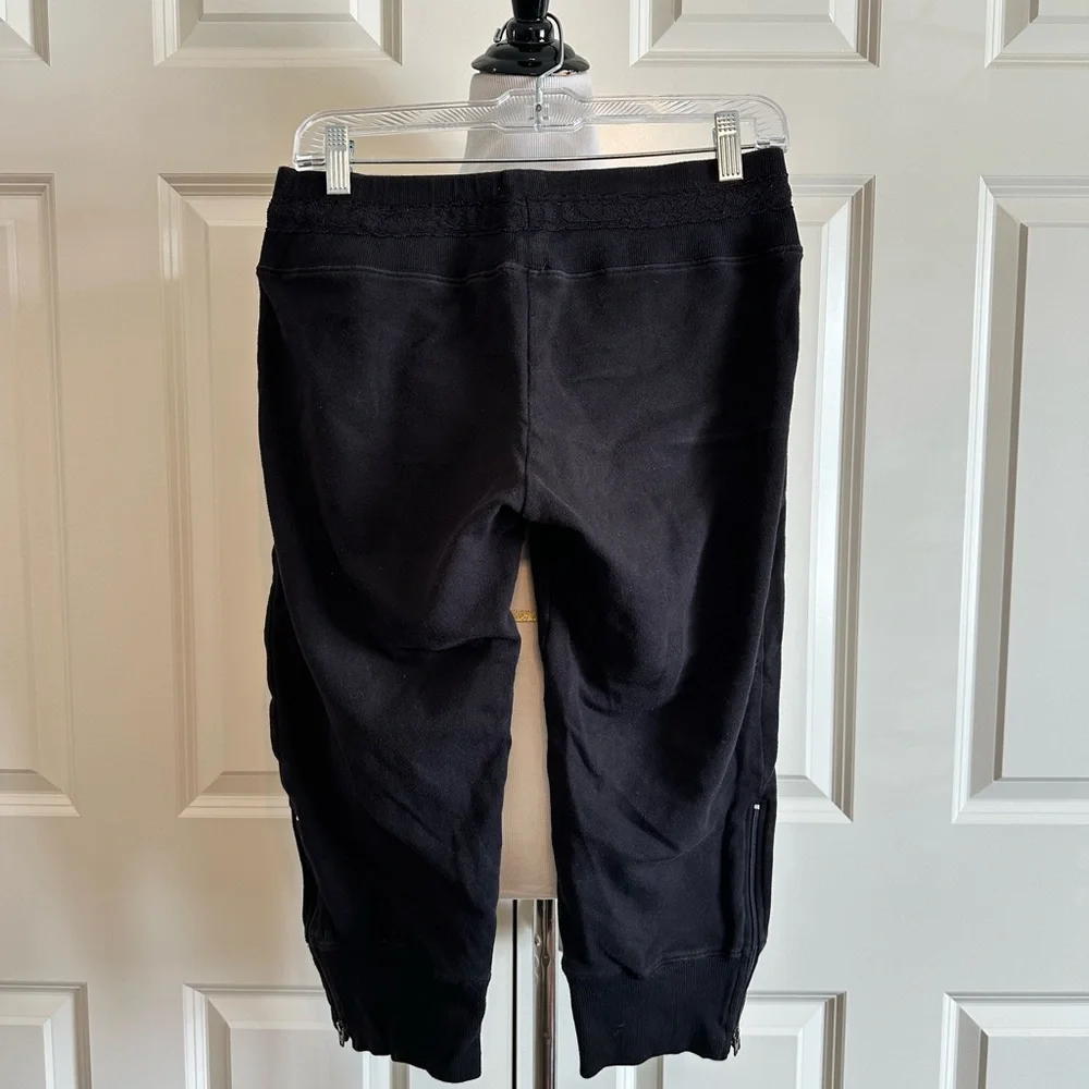 Y2K VTG Bebe Capri Sweatpants - Picture 10 of 10